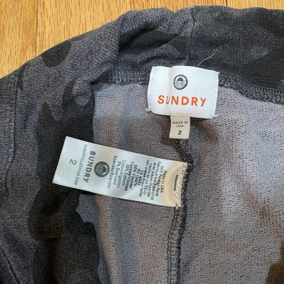 Sundry Womens Kick Flare Cropped Pant Size 2 Medium Camo *missing drawstring - Picture 12 of 12